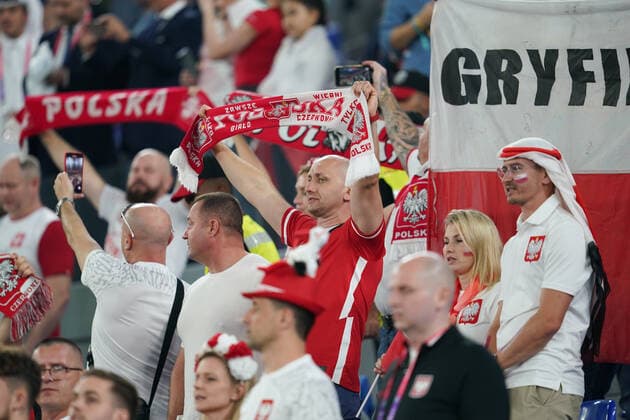 Stadium 974 Stadium DOHA, QATAR - NOVEMBER 22: Supporter of Team of Poland is seen before the FIFA World Cup, WM, Weltmeisterschaft, Fussball Qatar 2022 group C match between Mexico and Poland at Stadium 974 Stadium on November 22, 2022 in Doha, Qatar. (Photo by Florencia Tan Jun PxImages) (Florencia Tan Jun SPP)  Copyright: xFlorenciaxTanxJunx xSPPx spp-en-FlTaJu-ftj221122009_mex-pol