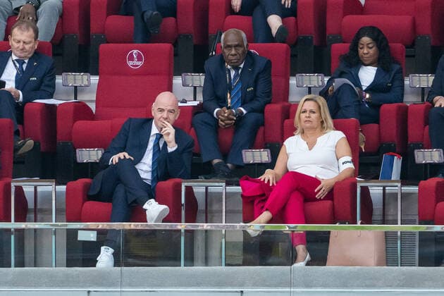 Bilder des Jahres, Sport 11 November Sport Themen der Woche KW47 221123 Gianni Infantino, president of Fifa, alongside Nancy Faeser, interior minister of Germany, who is seen wearing the OneLove armband ahead of the FIFA World Cup, WM, Weltmeisterschaft, Fussball 2022 football match between Germany and Japan on November 23, 2022 in Doha. Photo: Joel Marklund BILDBYRAN kod JM JM0384 bbeng fotboll football soccer fotball vm fotbolls-vm fotball-vm fotbolls-vm 2022 fifa world cup 2022 tyskland germany japan *** 221123 Gianni Infantino, president of Fifa, alongside Nancy Faeser, interior minister of Germany, who is seen wearing the OneLove armband ahead of the FIFA World Cup 2022 football match between Germany and Japan on November 23, 2022 in Doha Photo Joel Marklund BILDBYRAN code JM JM0384 bbeng football football soccer fotball world cup football world cup football world cup 2022 fifa world cup 2022 Germany Germany Japan,  Copyright: JOELxMARKLUND BB221123JM039