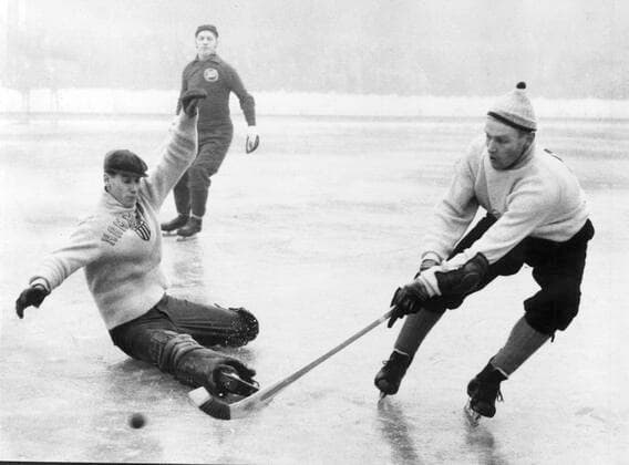 ARCHIVE Örebros Orvar Bergmark rounds Hammarby goalkeeper Johannison and scores 0 1 STOCKHOLM SWEDEN DEX PICTURE x192x  Copyright: xDEXx ORVAR BERGMARK