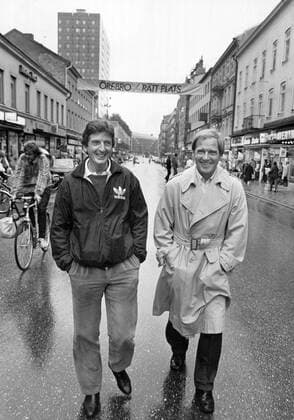 Örebro 1984 09 26 Roy Hodgson on a walk with football oracle Orvar Bergmark in Örebro Anrika ÖSK is on its way back to allsvenskan after six years in div II Örebro Sweden x13x  Copyright: xRolfxCarlson DN TTx ROY HODGSON-ORVAR BERGMARK