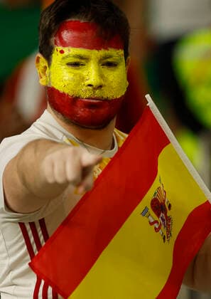 A fan of Spain cheers for the team prior the FIFA World Cup, WM, Weltmeisterschaft, Fussball soccer match of the group phase between Spain and Costa Rica at Al Zumama stadium in Doha, Qatar, 23 November 2022. Qatar 2022: Spain vs. Costa Rica !ACHTUNG: NUR REDAKTIONELLE NUTZUNG!  Copyright: xJUANJOxMARTINx GR3026 20221123-f58fa2dd8adb0098ac65622acee476ece113e43b