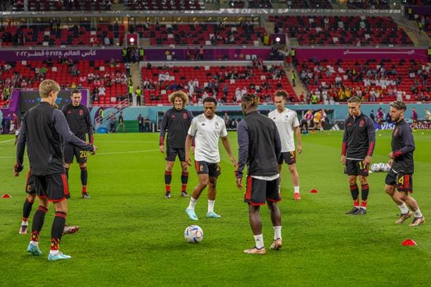 Belgium v Canada 2022 FIFA World Cup, WM, Weltmeisterschaft, Fussball 23 11 2022. Match Nine Leandro Trossard (17) of Belgium and team mates warm up during the 2022 Fifa World Cup match between Belgium and Canada at Ahmad bin Ali Stadium, Al Rayyan, Qatar on 23 November 2022. Editorial use only , Copyright: xNigelxKeenex PSI-16406-0007