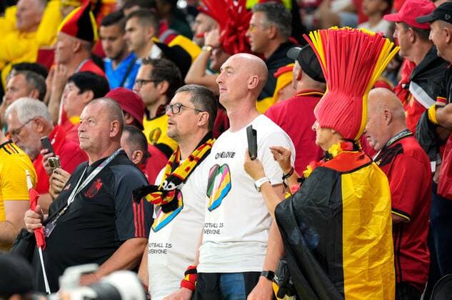 Mandatory Credit: Photo by Dave Shopland Shutterstock (13626494g) Belgian fans wearing one love Rainbow T-shirts in the crowd Belgium v Canada, FIFA World Cup, WM, Weltmeisterschaft, Fussball 2022, Group F, Football, Ahmad Bin Ali Stadium, Ar-Rayyan, Qatar - 23 Nov 2022 Editorial Use Only Belgium v Canada, FIFA World Cup 2022, Group F, Football, Ahmad Bin Ali Stadium, Ar-Rayyan, Qatar - 23 Nov 2022 Editorial Use Only  Copyright: xDavexShopland Shutterstockx 13626494g