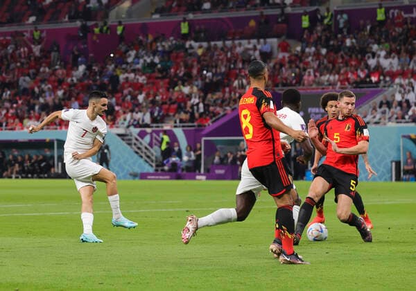 Belgium v Canada 2022 FIFA World Cup, WM, Weltmeisterschaft, Fussball Stephen Eustaquio of Canada has a shot at goal during the 2022 FIFA World Cup Group F match at Ahmad Bin Ali Stadium, Al-Rayyan Content Not Available For UK Newspapers Copyright: xPaulxChestertonx FIL-17640-0046 UK Newspapers OUT