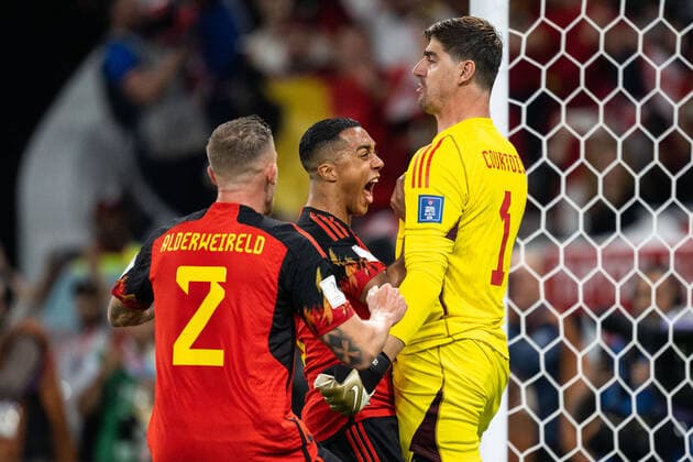 221123 Toby Alderweireld, Youri Tielemans and goalkeeper Thibaut Courtois celebrate after saved penalty during the FIFA World Cup 2022 football match between Belgium and Canada on November 23, 2022 in Doha Photo Joel Marklund BILDBYRAN code JM JM0385 bbeng football football soccer fotball vm fotbols vm fotball vm soccer world cup 2022 fifa world cup 2022 belgium belgium canada canada jubel,  Copyright: JOELxMARKLUND BB221123JM118