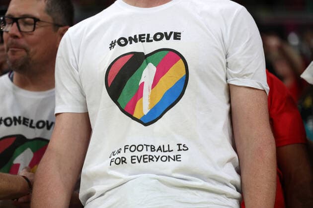 IMAGO Iconic Moments, FuÃŸball Sport Bilder des Tages 23rd November 2022; Ahmed bin Ali Stadium, Al Rayyan, Qatar; FIFA World Cup, WM, Weltmeisterschaft, Fussball Football, Belgium versus Canada; Belgium fan wearing a One Love Rainbow Heart t-shirt inside Ahmed bin Ali Stadium  ActionPlus12452080 JohnxPatrickxFletcher