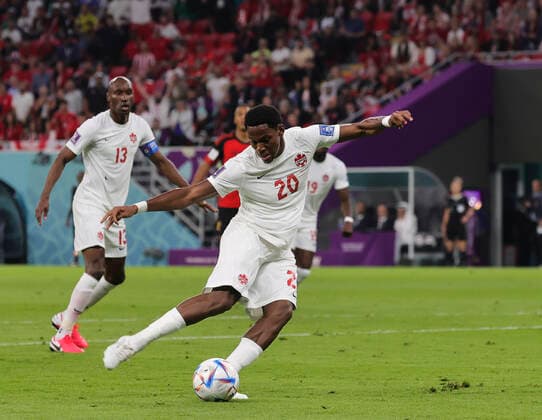 Belgium v Canada 2022 FIFA World Cup, WM, Weltmeisterschaft, Fussball Alphonso Davies of Canada has a shot at goal during the 2022 FIFA World Cup Group F match at Ahmad Bin Ali Stadium, Al-Rayyan Content Not Available For UK Newspapers Copyright: xPaulxChestertonx FIL-17640-0074 UK Newspapers OUT