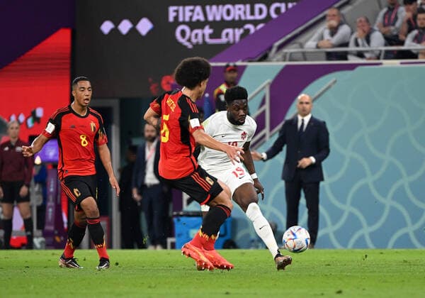 Football, Men, 2022 23 season, World Cup in Qatar, Group F 1 matchday , Belgium Canada at Ahmed bin Ali Stadium in Ar Rayyan, v l Youri Tielemans Belgium , Axel Witsel Belgium , Alphonso Davies Canada , 23 11 2022, Copyright: xMatthiasxKochx
