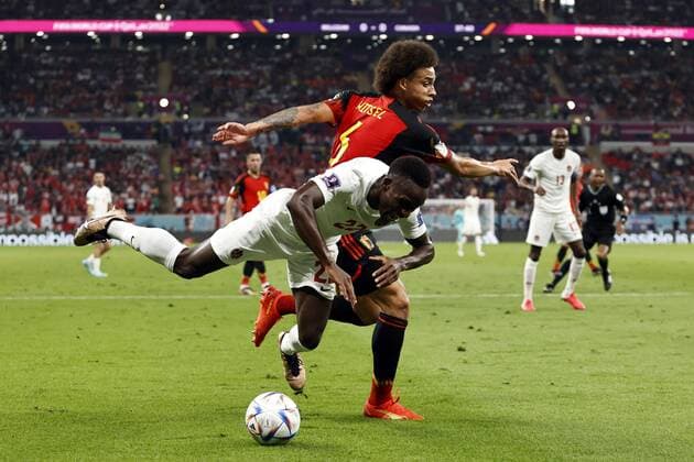 AL RAYYAN l r Richie Laryea of Canada, Axel Witsel of Belgium during the FIFA World Cup Qatar 2022 group F match between Belgium and Canada at Ahmad Bin Ali Stadium on November 23, 2022 in Al Rayyan, Qatar AP Dutch Height MAURICE OF STONE FIFA World Cup Qatar 2022 2022 xVIxANPxSportx xMauricexvanxSteenxWKxIVx 458254425 originalFilename: 458254425.jpg