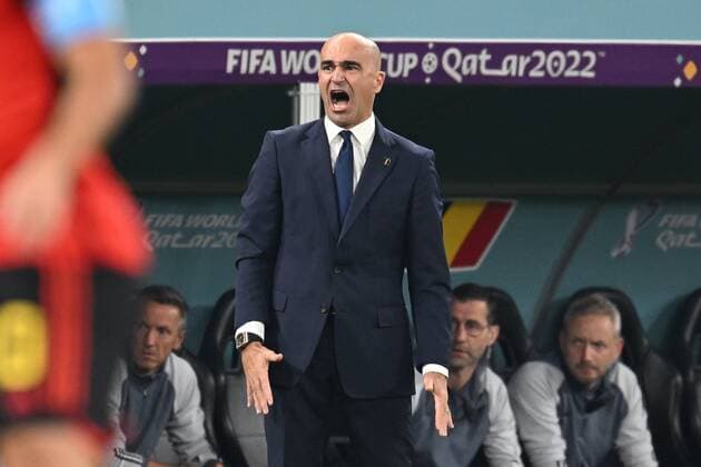 DOHA, QATAR - NOVEMBER 23 : Martinez Roberto head coach of Belgian Team issues instructions from the touchline during the FIFA World Cup, WM, Weltmeisterschaft, Fussball Qatar 2022 Groupe F match between Belgium and Canada at the Ahmad Bin Ali Stadium on November 23, 2022 in Doha, Qatar, 23 11 2022 ( Belgium v Canada - FIFA World Cup Qatar 2022 PhotoNews Panoramic 
