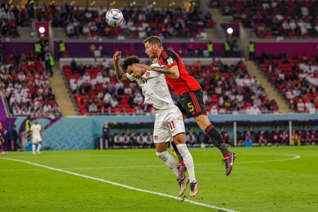 Belgium v Canada 2022 FIFA World Cup, WM, Weltmeisterschaft, Fussball 23 11 2022. Match Nine Jan Vertonghen (5) of Belgium heads clear during the 2022 Fifa World Cup match between Belgium and Canada at Ahmad bin Ali Stadium, Al Rayyan, Qatar on 23 November 2022. Editorial use only , Copyright: xNigelxKeenex PSI-16406-0037