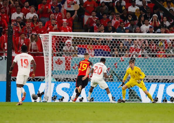 Belgium v Canada 2022 FIFA World Cup, WM, Weltmeisterschaft, Fussball Jonathan David of Canadas header goes wide during the 2022 FIFA World Cup Group F match at Ahmad Bin Ali Stadium, Al-Rayyan Content Not Available For UK Newspapers Copyright: xPaulxChestertonx FIL-17640-0136 UK Newspapers OUT