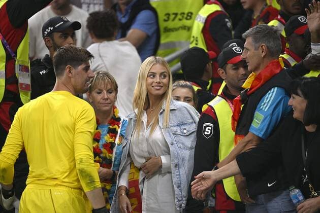 DOHA, QATAR - NOVEMBER 23 : Courtois Thibaut goalkeeper of Belgium with his parents & his fiance Gerzig Mishel during the FIFA World Cup, WM, Weltmeisterschaft, Fussball Qatar 2022 Groupe F match between Belgium and Canada at the Ahmad Bin Ali Stadium on November 23, 2022 in Doha, Qatar, 23 11 2022 ( Belgium v Canada - FIFA World Cup Qatar 2022 PhotoNews Panoramic 