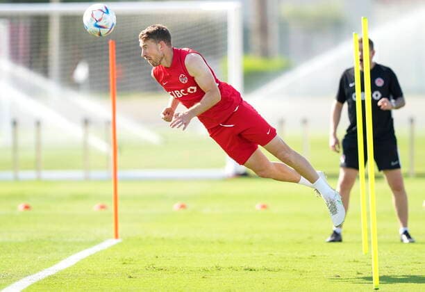 November 24, 2022, DOHA, QATAR: Canada midfielder David Wotherspoon heads the ball in a drill during practice at the World Cup in Doha, Qatar during on Thursday, November 24, 2022. Canada News - November 24, 2022  - ZUMAc35_ 20221124_zaf_c35_007 Copyright: xNathanxDenettex