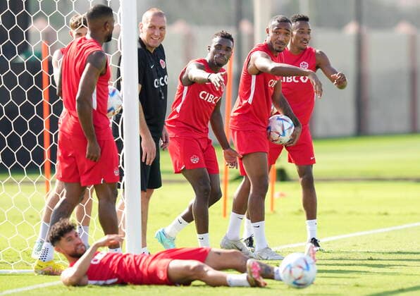 November 24, 2022, DOHA, QATAR: Team Canada players react in a drill during practice at the World Cup in Doha, Qatar during on Thursday, November 24, 2022. Canada News - November 24, 2022  - ZUMAc35_ 20221124_zaf_c35_013 Copyright: xNathanxDenettex