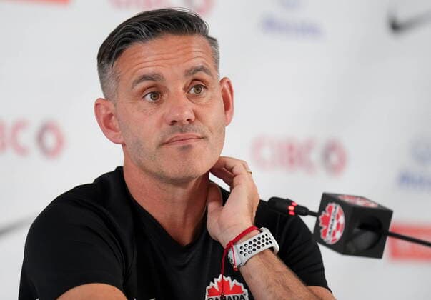 November 24, 2022, DOHA, QATAR: Canada head coach John Herdman speaks to the media during a press conference, PK, Pressekonferenz at the World Cup in Doha, Qatar during on Thursday, November 24, 2022. Canada News - November 24, 2022  - ZUMAc35_ 20221124_zaf_c35_019 Copyright: xNathanxDenettex