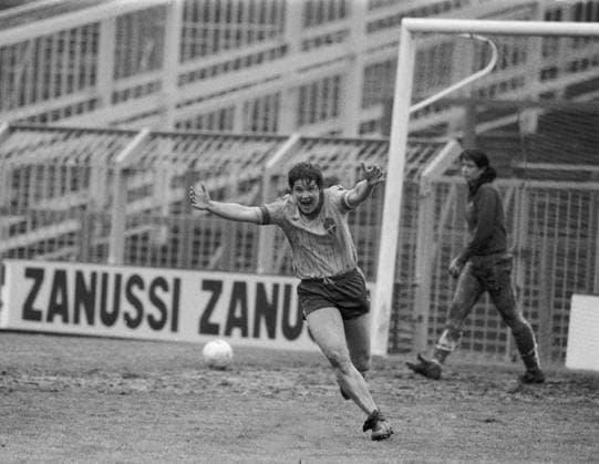 ARCHIVE 1984 Swedens Pia Sundhage celebrates her goal during the EC cup final in Luton, England 1984 oto Lars Jansson Kod 22 COPYRIGHT SCANPIX SWEDEN FOTBOLL x22x  Copyright: xLARSxJANSSONx PIA SUNDHAGE EM-FINAL 1984