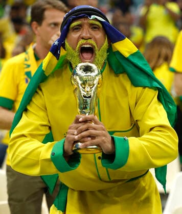 Brazil fans attend a group stage match of the Qatar 2022 Soccer World Cup between Brazil and Serbia today, at the Lusail Stadium in Lusail, Qatar 24 November 2022. Soccer World Cup 2022: Brazil - Serbia !ACHTUNG: NUR REDAKTIONELLE NUTZUNG!  Copyright: xJuanjoxMartinx GR4207 20221124-b6fabc1e60ec4d1fe4713a0b061a0193fe9f129b