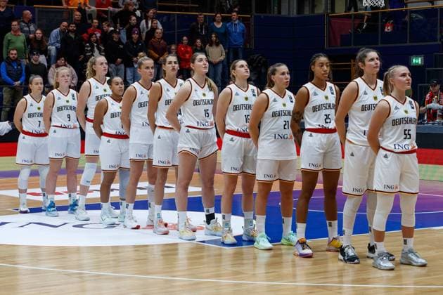 Team photo, lineup, team photo Germany GER during national anthem, 11 24 2022, Weissenfels Germany , Basketball, FIBA Women s Eurobasket Qulifiers, GER BIH xprx