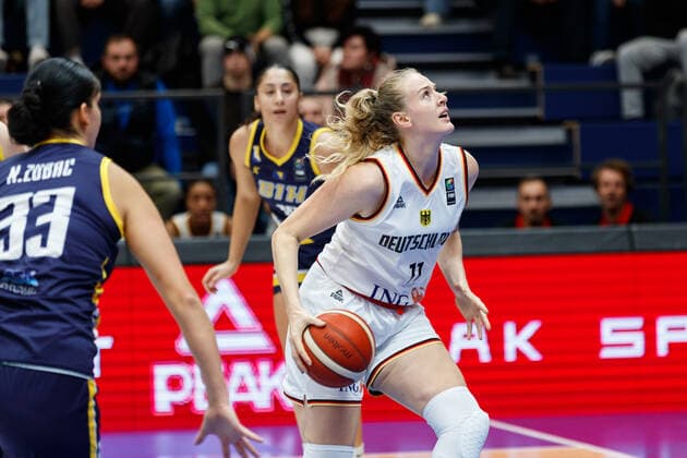 from left Nikolina Zubac BIH, 33 , Marie Guelich GER, 11 , 11 24 2022, Weissenfels Germany , Basketball, FIBA Women s Eurobasket Qulifiers, GER BIH xprx