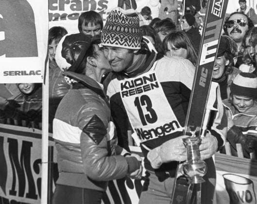 Crans-Montana 1979-01-15 Ingemar Stenmark far en liten tröstpuss av en värdinna. Crans-Montana Schweiz x8x *** Crans Montana 1979 01 15 Ingemar Stenmark gets a little comfort kiss from a hostess Crans Montana Switzerland x8x  Copyright: xBerntxClaesson Expressen TTx INGEMAR STENMARK