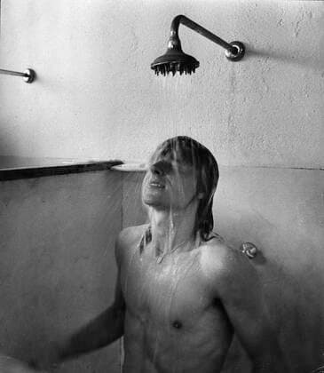 BARCELONA 1974 Björn Borg showers after victory over Spaniard Manuel Orantes Photo Jacob Forsell XP SCANPIX Code 14 AFTONBLADET OUT BARCELONA SPAIN x14x  Copyright: xJacobxForsellx xXPx xTTx BJÖRN BORG DUSCH