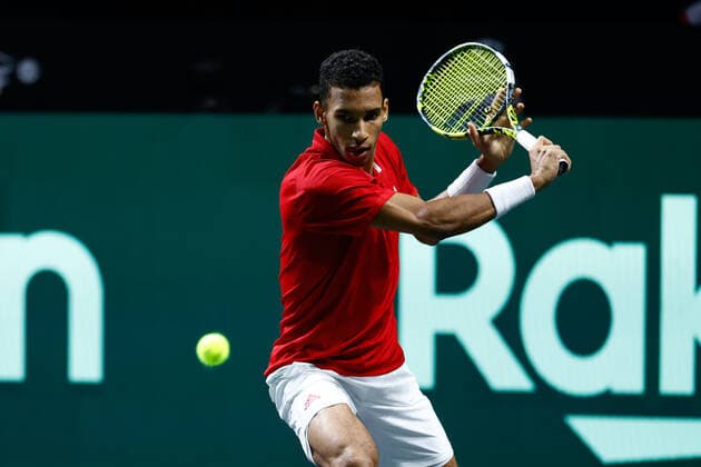 November 24, 2022, MALAGA, MADRID, SPAIN: Felix Auger-Aliassime of Canada in action against Oscar Otte of Germany during the second tennis match from Davis Cup Finals 2022, Quarter-Finals round, played between Germany and Canada at Palacio de Deportes Martin Carpena pavilion on november 24, 2022, in Malaga, Spain. MALAGA SPAIN - ZUMAa181 20221124_zaa_a181_153 Copyright: xOscarxJ.xBarrosox