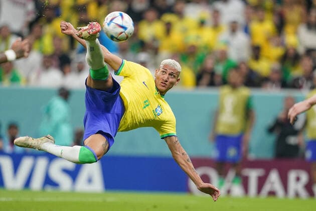 IMAGO Iconic Moments, Fußball Bilder des Jahres, Sport 11 November Sport Themen der Woche KW47 Sport Bilder des Tages DOHA, QATAR - NOVEMBER 24: Richarlison of Brazil scores during the FIFA World Cup, WM, Weltmeisterschaft, Fussball Qatar 2022 group G match between Brazil and Serbia at Lusail Stadium on November 24, 2022 in Doha, Qatar. (Photo by Florencia Tan Jun PxImages Icon Sportswire) SOCCER: NOV 24 FIFA World Cup - Serbia v Brazil Icon221124012