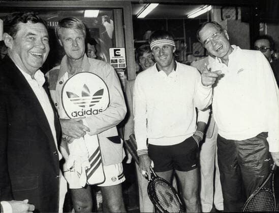 Stockholm 1983 06 28 Todays tennis quartet Wilhelm Wachtmeister, Jan Erik Lundquist met Björn Borg and George H W Bush in the Royal Tennis Hall this morning Stockholm Sweden POL x64x  Copyright: xBengtxDahlstedt Expressen TTx BUSH-BORG