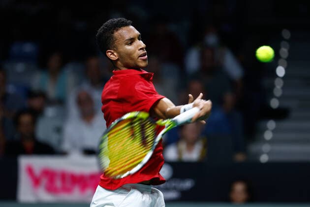 November 24, 2022, MALAGA, MADRID, SPAIN: Felix Auger-Aliassime of Canada in action against Oscar Otte of Germany during the second tennis match from Davis Cup Finals 2022, Quarter-Finals round, played between Germany and Canada at Palacio de Deportes Martin Carpena pavilion on november 24, 2022, in Malaga, Spain. MALAGA SPAIN - ZUMAa181 20221124_zaa_a181_157 Copyright: xOscarxJ.xBarrosox