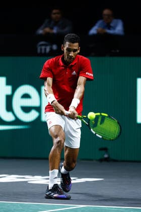 November 24, 2022, MALAGA, MADRID, SPAIN: Felix Auger-Aliassime of Canada in action against Oscar Otte of Germany during the second tennis match from Davis Cup Finals 2022, Quarter-Finals round, played between Germany and Canada at Palacio de Deportes Martin Carpena pavilion on november 24, 2022, in Malaga, Spain. MALAGA SPAIN - ZUMAa181 20221124_zaa_a181_171 Copyright: xOscarxJ.xBarrosox