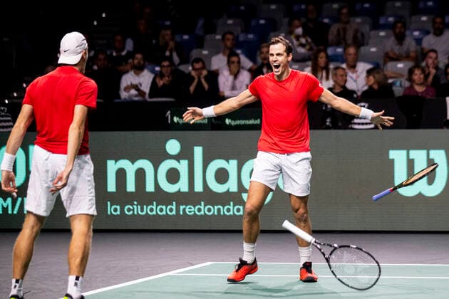 Vasek Pospisil and Denis Shapovalov of Canada ESP, Germany vs Canada, Tennis Davis Cup, Quarter Finals, 24 11 2022 ESP, Germany vs Canada, Tennis Davis Cup, Quarter Finals, 24 11 2022 Malaga Copyright: xEibner-Pressefoto OmarxArnaux EP_EER