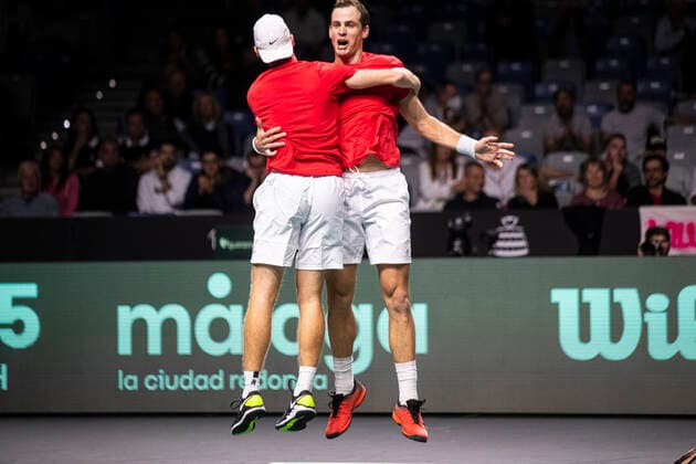 Vasek Pospisil and Denis Shapovalov of Canada ESP, Germany vs Canada, Tennis Davis Cup, Quarter Finals, 24 11 2022 ESP, Germany vs Canada, Tennis Davis Cup, Quarter Finals, 24 11 2022 Malaga Copyright: xEibner-Pressefoto OmarxArnaux EP_EER