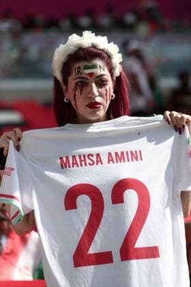 Mandatory Credit: Photo by Michael Zemanek Shutterstock (13634746o) Female Iranian fans show their support for protests in Iran Wales v Iran, FIFA World Cup, WM, Weltmeisterschaft, Fussball 2022, Group B, Football, Ahmad Bin Ali Stadium, Ar-Rayyan, Qatar - 25 Nov 2022 Editorial Use Only Wales v Iran, FIFA World Cup 2022, Group B, Football, Ahmad Bin Ali Stadium, Ar-Rayyan, Qatar - 25 Nov 2022 Editorial Use Only  Copyright: xMichaelxZemanek Shutterstockx 13634746o