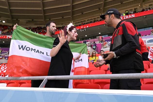 IMAGO Iconic Moments, Fußball Bilder des Jahres, Sport 11 November Sport Themen der Woche KW47 RECORD DATE NOT STATED FIFA World Cup, WM, Weltmeisterschaft, Fussball Qatar 2022 Wales vs Iran Fans o Aficion during the game Wales vs Iran, Corresponding to Group B of the FIFA World Cup Qatar 2022, at Ahmad bin Ali Stadium, Al-Rayyan, November 25, 2022. <br><br> Fans o Aficion durante el partido Gales vs Iran, correspondiente al Grupo B de la Copa Mundial de la FIFA Qatar 2022, en el Estadio Ahmad bin Ali, Al Rayyan, Doha, el 25 de noviembre de 2022. AL RAYYAN DOHA QATAR  Copyright: xJorgexMartinezx 20221125_10172