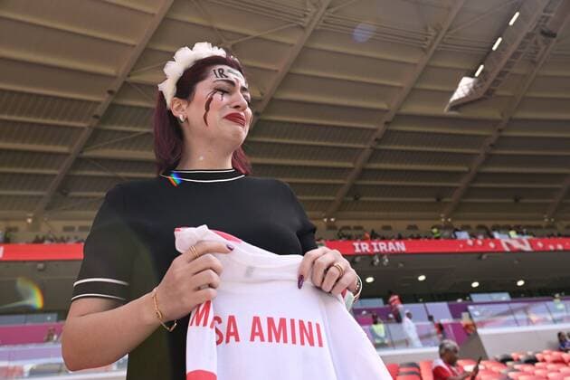 RECORD DATE NOT STATED FIFA World Cup, WM, Weltmeisterschaft, Fussball Qatar 2022 Wales vs Iran Fans o Aficion during the game Wales vs Iran, Corresponding to Group B of the FIFA World Cup Qatar 2022, at Ahmad bin Ali Stadium, Al-Rayyan, November 25, 2022. <br><br> Fans o Aficion durante el partido Gales vs Iran, correspondiente al Grupo B de la Copa Mundial de la FIFA Qatar 2022, en el Estadio Ahmad bin Ali, Al Rayyan, Doha, el 25 de noviembre de 2022. AL RAYYAN DOHA QATAR  Copyright: xJorgexMartinezx 20221125_10178