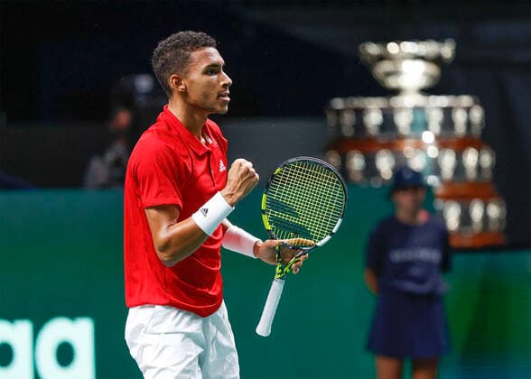 Felix Auger Aliassime CAN makes fist and cheers,Cheers,Joy,Emotion, Davis Cup Finals 2022, Palacio de Deportes Josà Copyright: xJuergenxHasenkopfx