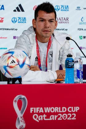 Mexico s midfielder Hirving Lozano addresses a press conference, PK, Pressekonferenz of his national team, Nationalteam at the Press Center in Doha, Qatar, 25 November 2022. Mexico is to face Argentina on 26 November in their group C s second match within FIFA World Cup, WM, Weltmeisterschaft, Fussball 2022. Mexico s press conference !ACHTUNG: NUR REDAKTIONELLE NUTZUNG!  Copyright: xJOSExMENDEZx EVE926 20221125-929cbf3becdb44944bf13126b7aa1d80f9c7c8e0