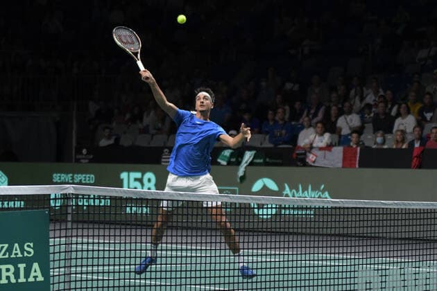 MALAGA, SPAIN - NOVEMBER 26 : Lorenzo Sonego during the Davis Cup by Rakuten Finals 2022 semi-finals match between Italy and Canada at Palacio de los Deportes Jose Maria Martin Carpena on November 24, 2022 in Malaga, Spain Copyright: xAndreaxRositox DSC_9801