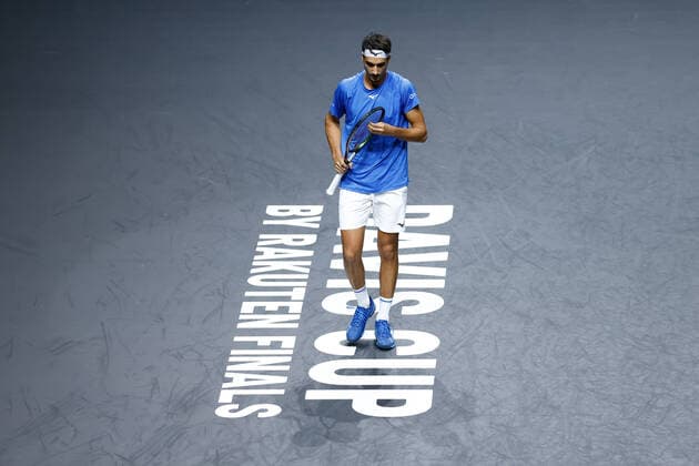 November 26, 2022, MALAGA, MALAGA, SPAIN: Lorenzo Sonego of Italy in action against Denis Shapovalov of Canada during the first tennis match from Davis Cup Finals 2022, Semi-Finals round, played between Italy and Canada at Palacio de Deportes Martin Carpena pavilion on november 26, 2022, in Malaga, Spain. MALAGA SPAIN - ZUMAa181 20221126_zaa_a181_019 Copyright: xOscarxJ.xBarrosox