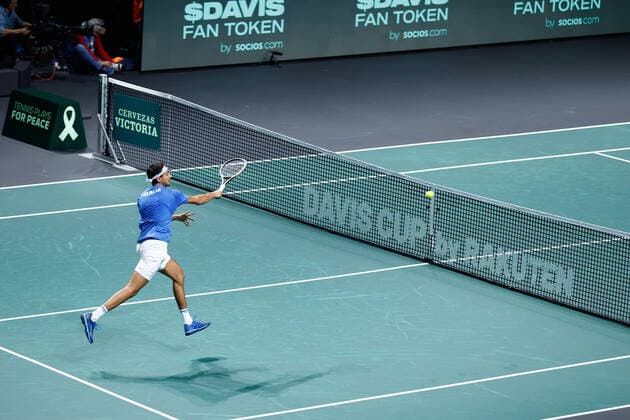 November 26, 2022, MALAGA, MALAGA, SPAIN: Lorenzo Sonego of Italy in action against Denis Shapovalov of Canada during the first tennis match from Davis Cup Finals 2022, Semi-Finals round, played between Italy and Canada at Palacio de Deportes Martin Carpena pavilion on november 26, 2022, in Malaga, Spain. MALAGA SPAIN - ZUMAa181 20221126_zaa_a181_022 Copyright: xOscarxJ.xBarrosox