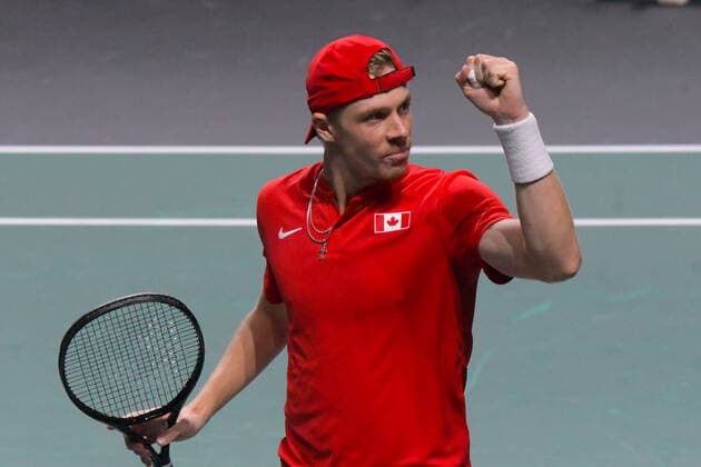 MALAGA, SPAIN - NOVEMBER 26 : Denis Shapovalov during the Davis Cup by Rakuten Finals 2022 semi-finals match between Italy and Canada at Palacio de los Deportes Jose Maria Martin Carpena on November 24, 2022 in Malaga, Spain Copyright: xAndreaxRositox DSC_0324