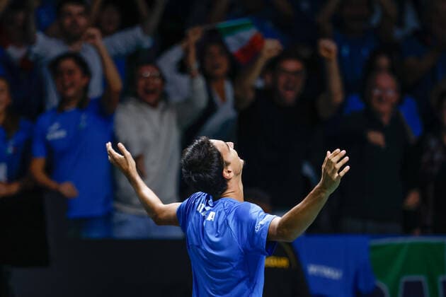 November 26, 2022, MALAGA, MALAGA, SPAIN: Lorenzo Sonego of Italy celebrates the victory against Denis Shapovalov of Canada during the first tennis match from Davis Cup Finals 2022, Semi-Finals round, played between Italy and Canada at Palacio de Deportes Martin Carpena pavilion on november 26, 2022, in Malaga, Spain. MALAGA SPAIN - ZUMAa181 20221126_zaa_a181_042 Copyright: xOscarxJ.xBarrosox