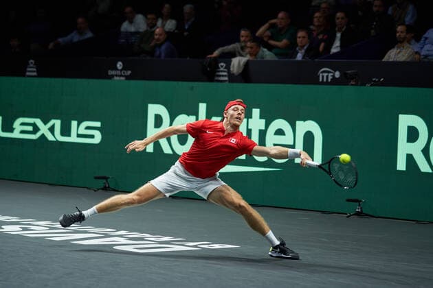November 26, 2022, Malaga, Spain: Denis Shapovalov of Canada plays against Lorenzo Sonego of Italy during the Davis Cup by Rakuten Final 8 at The Palacio de Deportes Martin Carpena. Final score; Lorenzo Sonego 2:1 Denis Shapovalov. Malaga Spain - ZUMAs197 20221126_zaa_s197_049 Copyright: xVicentexVidalxFernandezx
