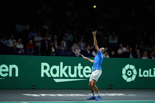 November 26, 2022, Malaga, Spain: Lorenzo Sonego of Italy plays against Denis Shapovalov of Canada during the Davis Cup by Rakuten Final 8 at The Palacio de Deportes Martin Carpena..Final score; Lorenzo Sonego 2:1 Denis Shapovalov. Malaga Spain - ZUMAs197 20221126_zaa_s197_050 Copyright: xVicentexVidalxFernandezx