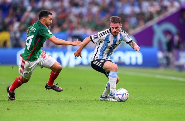 FOOTBALL World Cup 2022 PRE-ROUND GROUP C Argentina Mexico 26 11 2022 Luis Chavez left, Mexico vs Alexis Mac Allister right, Argentina