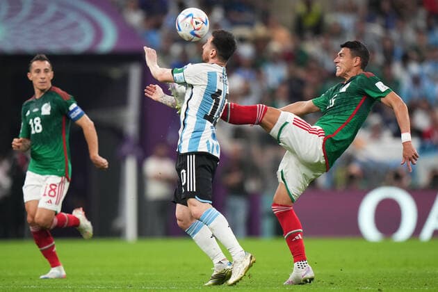 QAT: Argentina - Mexico. FIFA World Cup, WM, Weltmeisterschaft, Fussball Qatar 2022 Lionel Messi of Argentina and Hector Moreno of Mexico during the FIFA World Cup Qatar 2022 match, Group C, between Argentina and Mexico played at Lusail Stadium on Nov 26, 2022 in Lusail, Qatar. Copyright: xBaguxBlancox xPRESSINx WC_221126_565