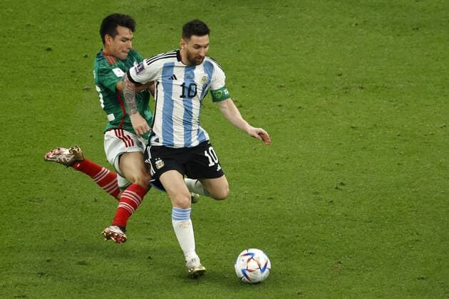 RECORD DATE NOT STATED FIFA World Cup, WM, Weltmeisterschaft, Fussball Qatar 2022 Argentina vs Mexico (L-R), Hirving Lozano of Mexico and Lionel Messi of Argentina during the game Argentina vs Mexican national team, Nationalteam (Mexico), Corresponding to Group C of the FIFA World Cup Qatar 2022, at Lusail Stadium, Lusail, Doha, November 26, 2022. <br><br> (I-D), Hirving Lozano de Mexico y Lionel Messi de Argentina durante el partido Argentina vs Seleccion Nacional Mexicana (Mexico), correspondiente al Grupo C de la Copa Mundial de la FIFA Qatar 2022, en el Estadio Lusail, Lusail, Doha, 26 de noviembre de 2022. LUSAIL DOHA QATAR Copyright: xAndresxPinax 20221126_12055
