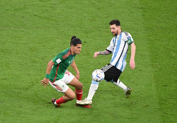 Football, Men, Season 2022 23, World Cup in Qatar, Group C 2 Matchday , Argentina Mexico at Lusail Iconic Stadium in Lusail, v l Erick Gutierrez Mexico , Lionel Messi Argentina , 26 11 2022, Copyright: xMatthiasxKochx