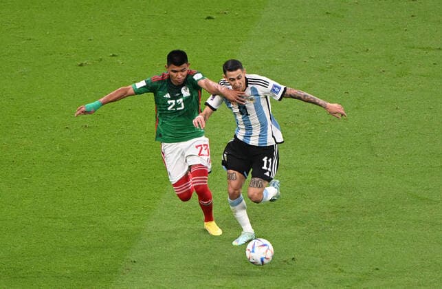 Football, Men, Season 2022 23, World Cup in Qatar, Group C 2 Matchday , Argentina Mexico at Lusail Iconic Stadium in Lusail, f l Jesus Gallardo Mexico , Angel Di Maria Argentina , 26 11 2022, Copyright: xMatthiasxKochx